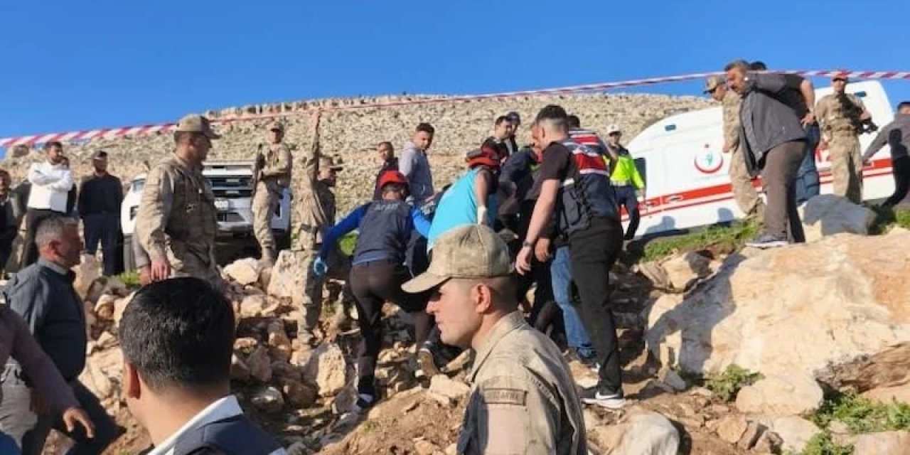 Siirt'te Traktör Devrildi: 2 Kuzen Öldü