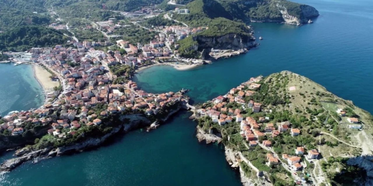 Bartın'ın 6 Bin 600 Nüfuslu Amasra İlçesine Bayramda 500 Bin Turist Bekleniyor