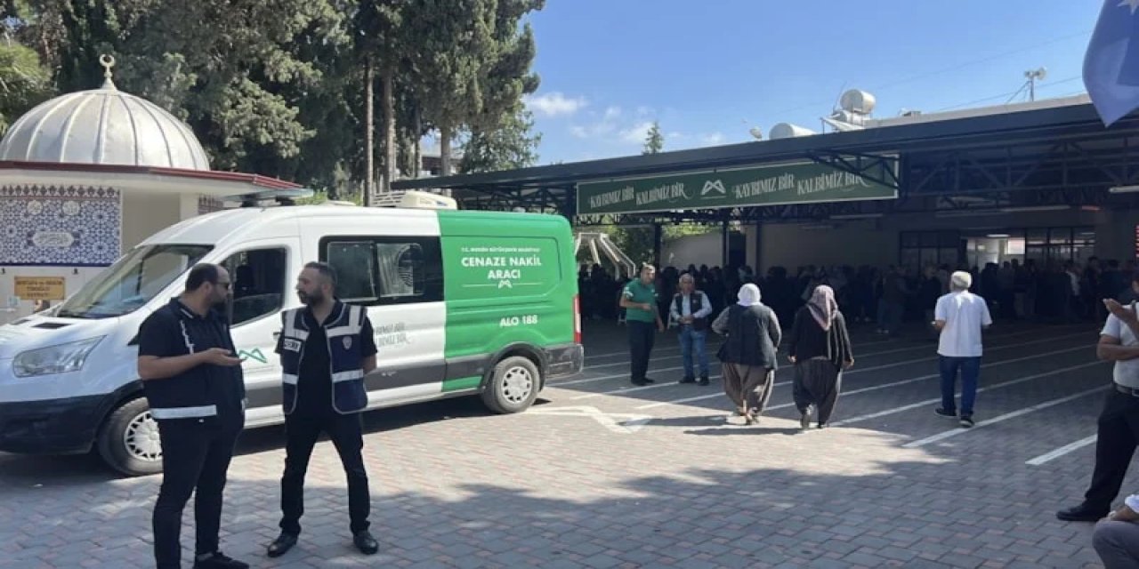 Mersin'deki Silahlı Saldırıda Ölenler İçin Cenaze Töreni