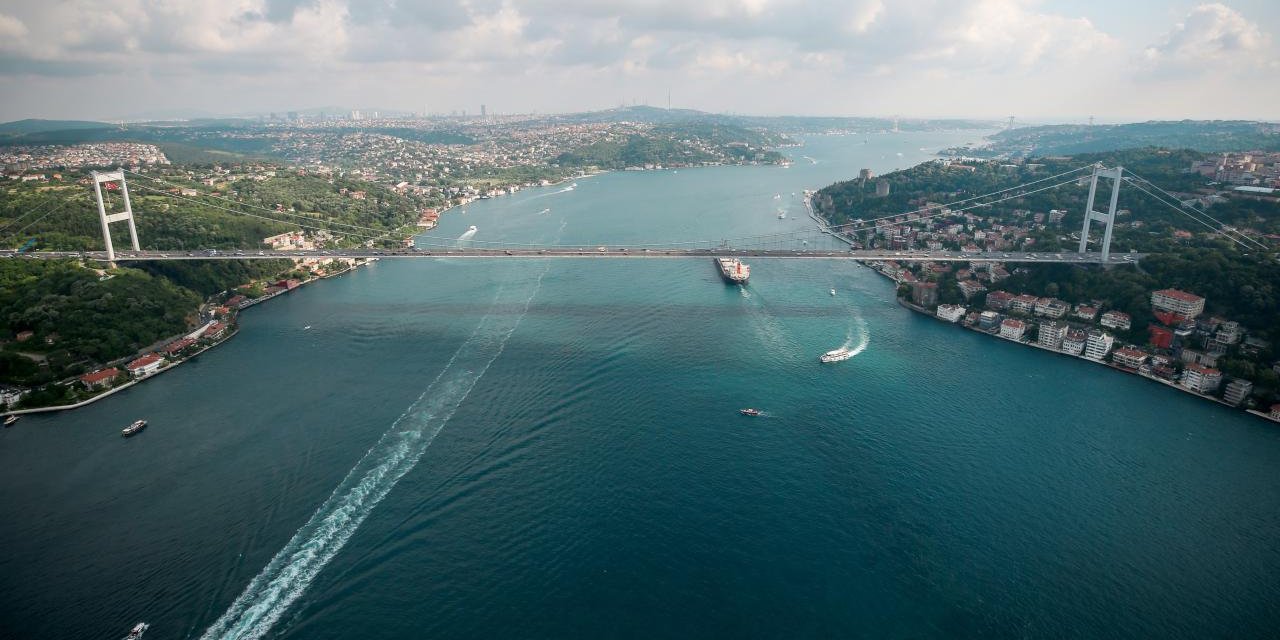 İstanbul Boğazı'nda Gemi Trafiği Çift Yönlü Kapatıldı