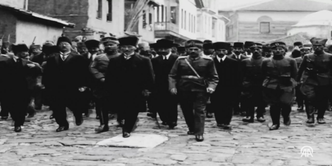 Milli Savunma Bakanlığı: Başkomutanımız Gazi Mustafa Kemal Atatürk ve Milli Mücadele Kahramanlarımızı Saygıyla Anıyoruz