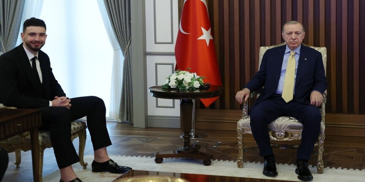 Cumhurbaşkanı Erdoğan, Milli Basketbolcu Alperen Şengün'ü Kabul Etti