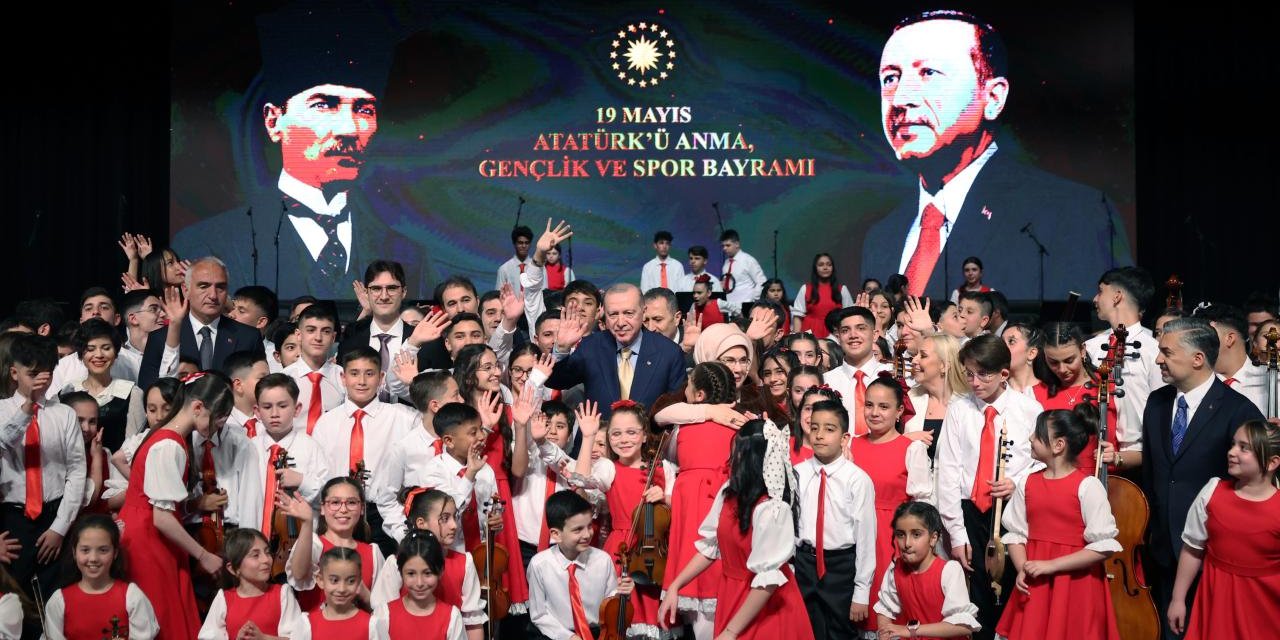 Cumhurbaşkanı Erdoğan, Cumhurbaşkanlığı Çocuk Orkestrası ve Korosu Konseri'ne Katıldı