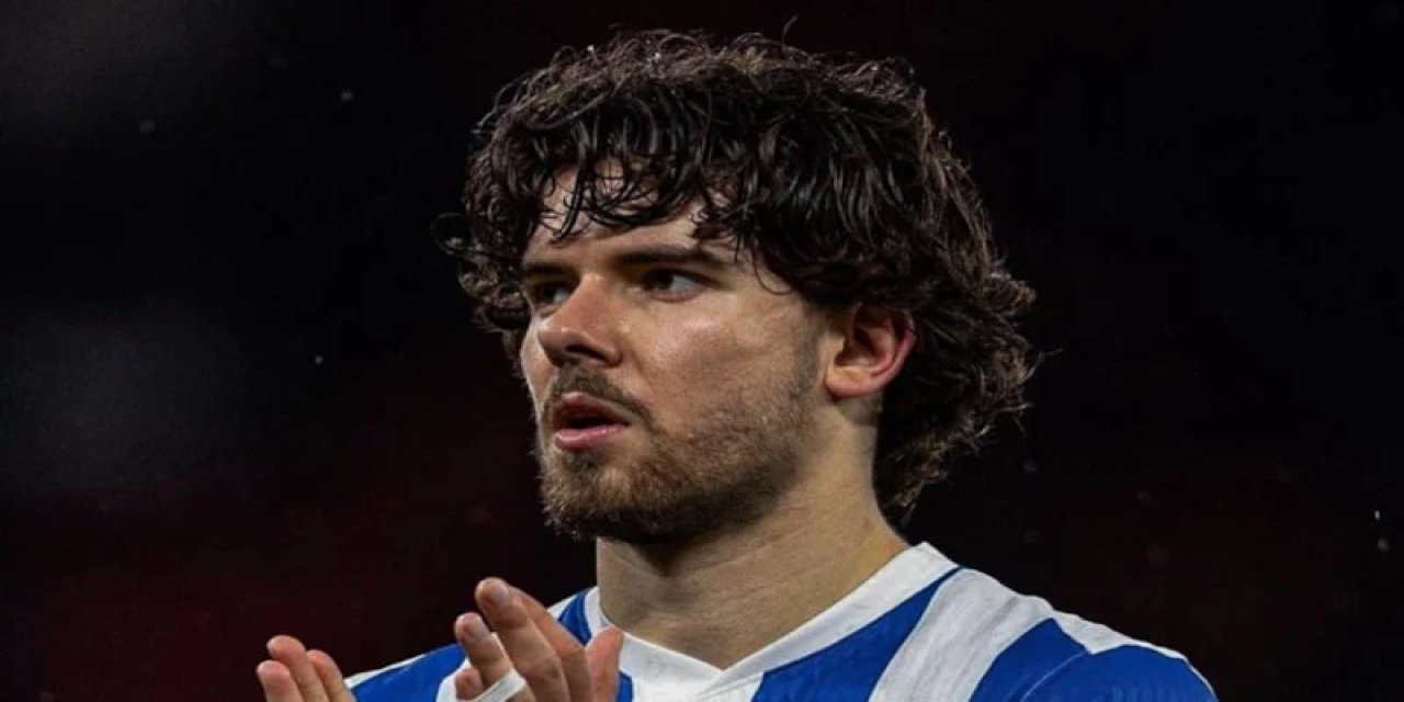 Ferdi Kadıoğlu, Brighton'da Yılın Futbolcusu Seçildi