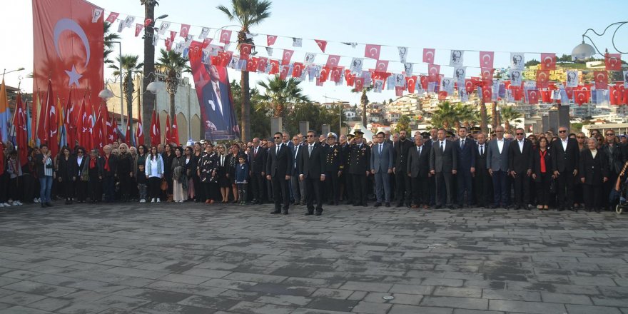 Kuşadalılar Ulu Önder Atatürk'ü Andı