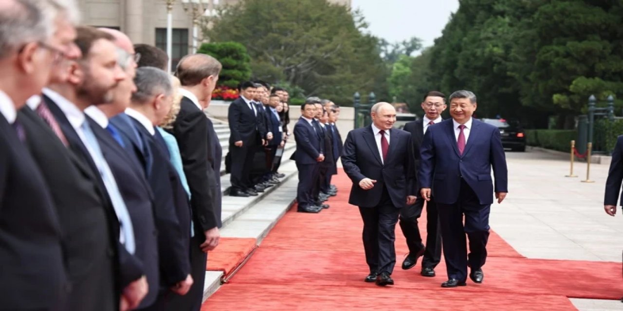 Rusya Devlet Başkanı Putin, Çin'de Şi Cinping İle Bir Araya Geldi