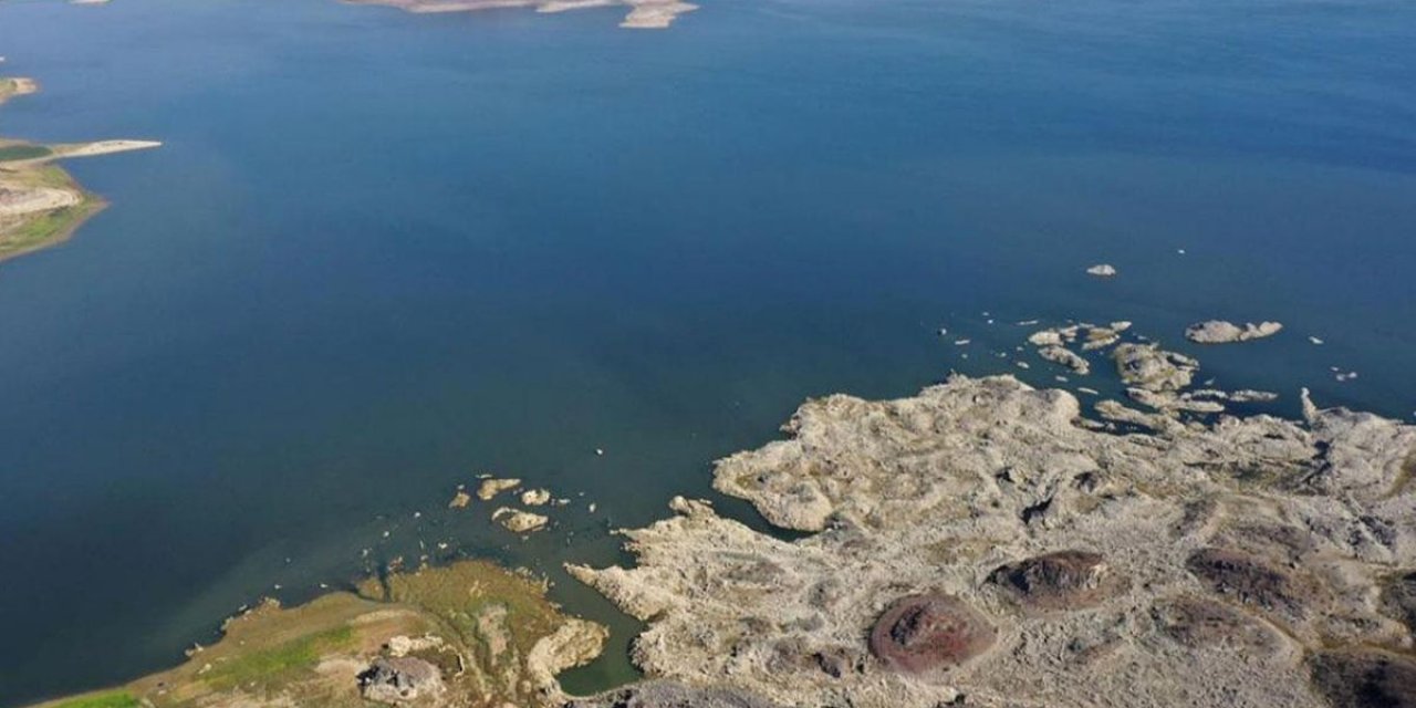 Manisa'daki Demirköprü Barajı'ndan Marmara Gölü'ne su aktarılacak