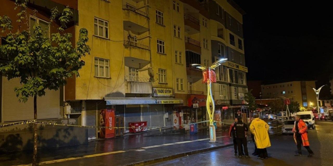 Hakkari’de 6 Bina Çökme Riski Nedeniyle Tahliye Edildi
