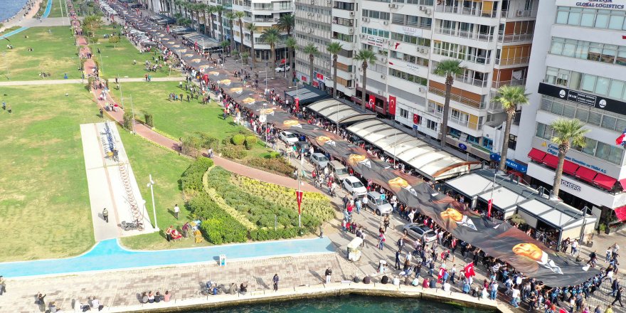 İzmir Atatürk'e Saygı Yürüyüşü’nde buluştu