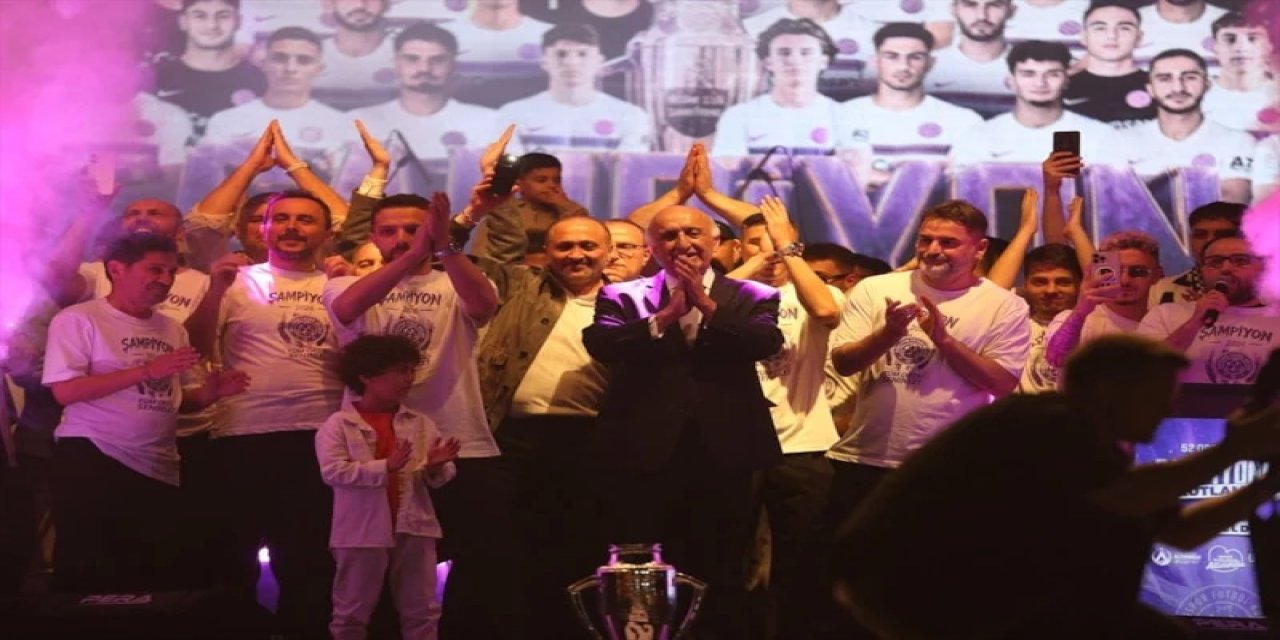 52 Orduspor FK, 2. Lig'e Çıkmasını Kutladı
