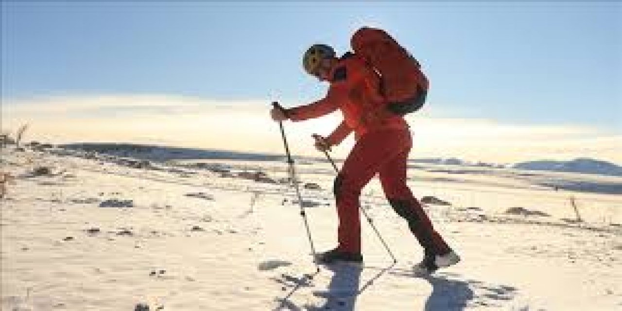 Everest Dağı'na Bir Günde 274 Dağcı Tırmanarak Rekor Kırdı