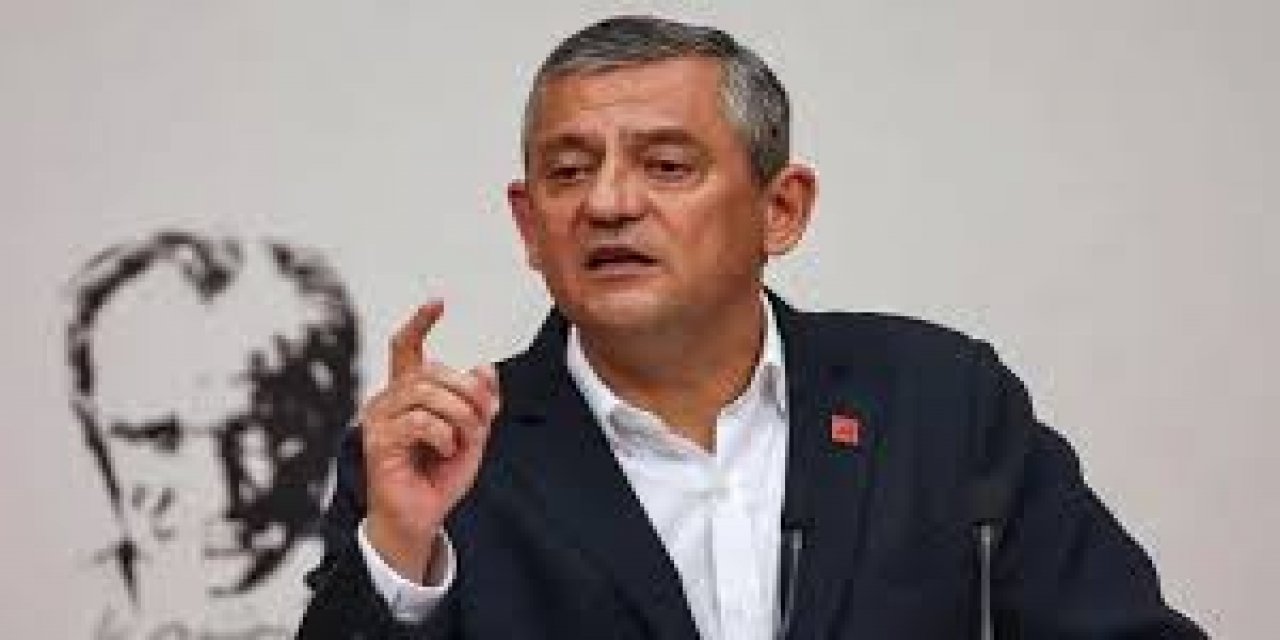 Özgür Özel Saat Verip Çağrı Yaptı: "Ülkesini Seven Herkesi Direnmeye Davet Ediyorum"