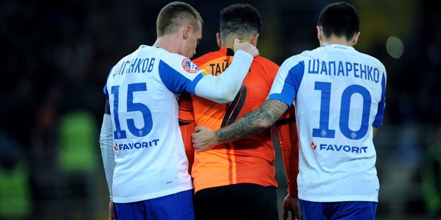 Irkçı Tezahürata Tepki Kırmızı Kart Getirdi