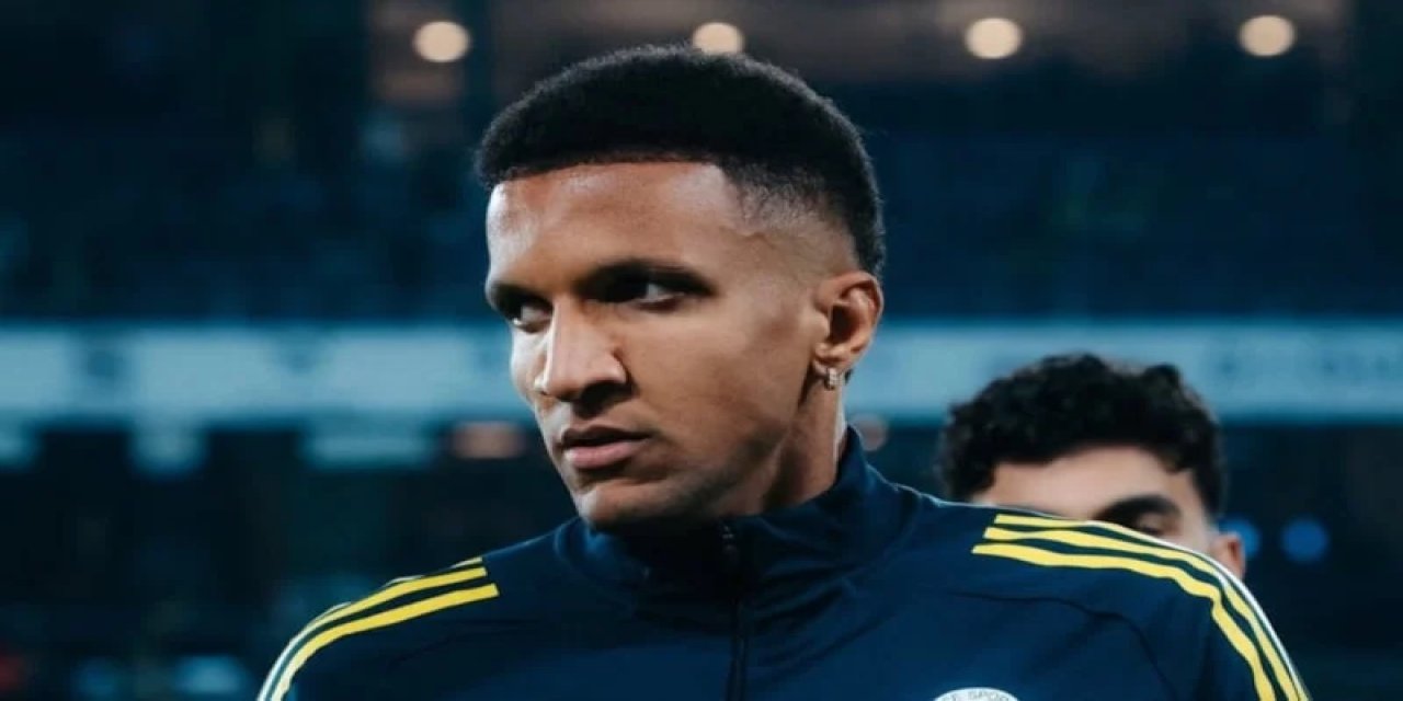 Fenerbahçe'de Rodrigo Becao'ya Ülkesinden Talip Çıktı