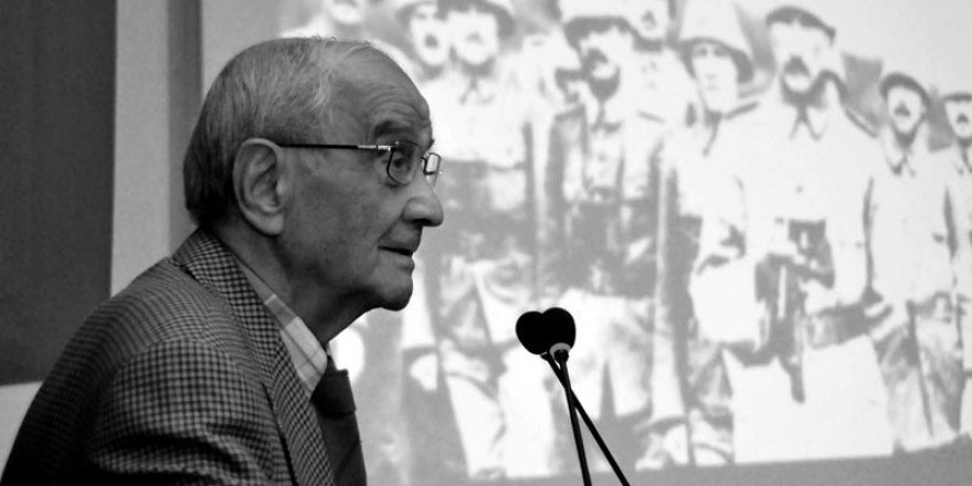 Prof. Dr. Mümtaz Soysal hayatını kaybetti