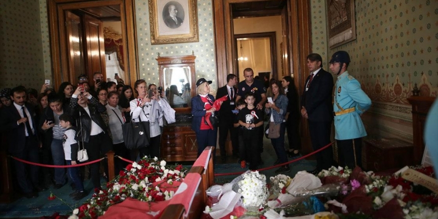 Dolmabahçe'yi 10 Kasım'da 105 Bin Kişi Ziyaret Etti