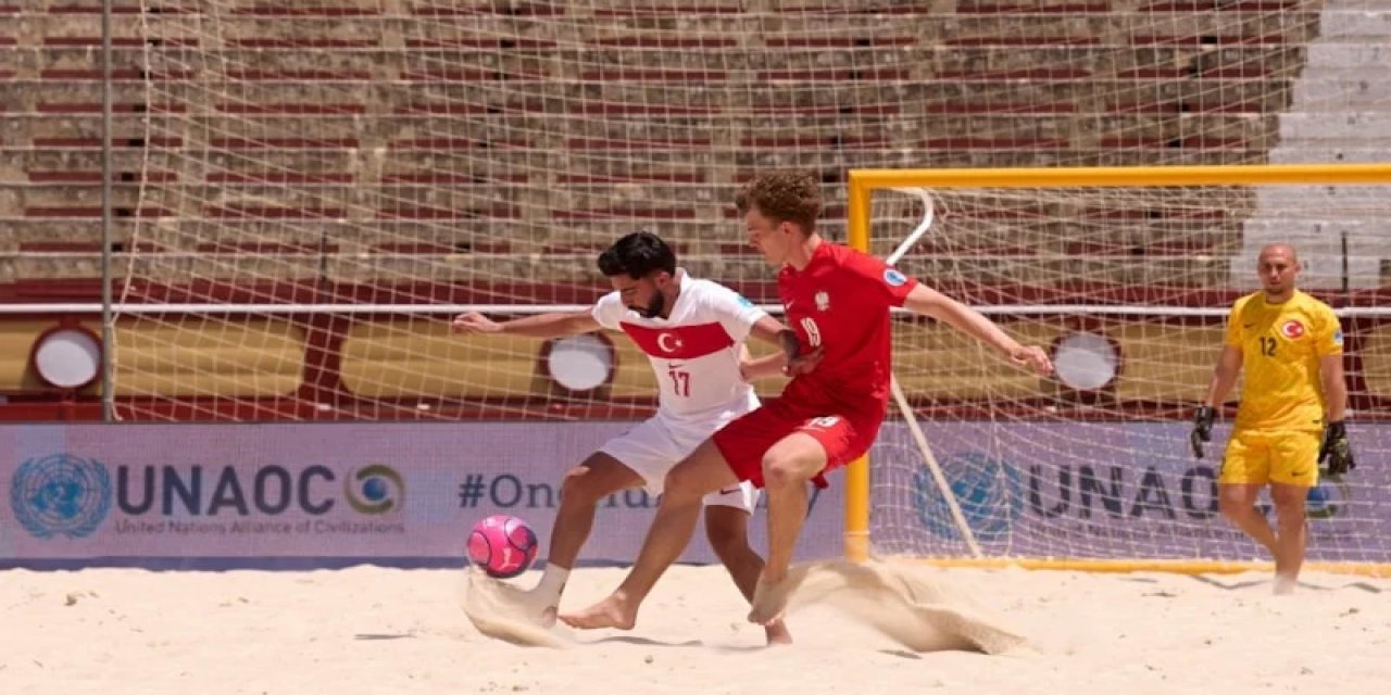 Plaj Futbolu Milli Takımı, Polonya'ya Farklı Kaybetti