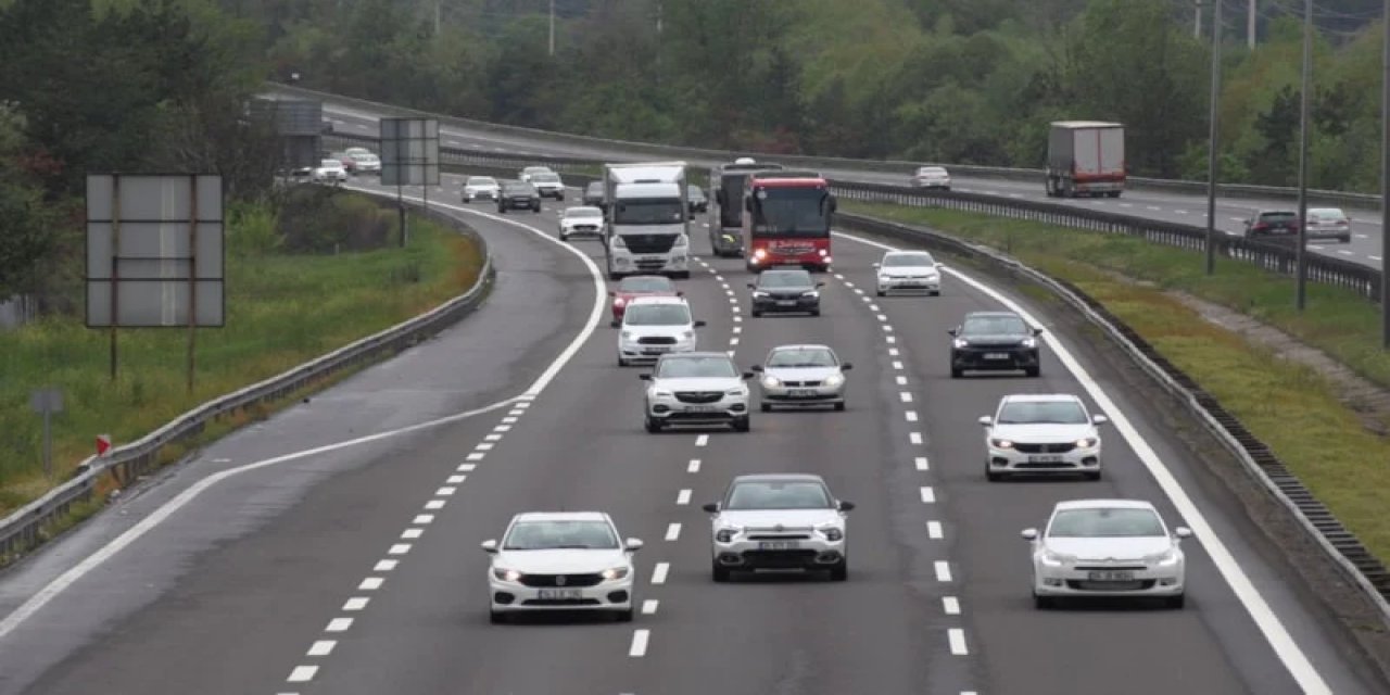 Anadolu Otoyolu'nun Bolu Geçişinde Bayram Trafiği