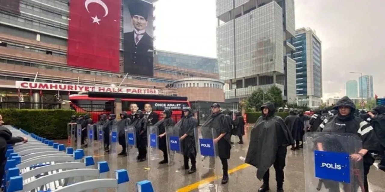 Kılıçdaroğlu'na Yakın Milletvekillerinden Ortak Tepki! ‘CHP'ye Polis Marifetiyle Girilmesi…’