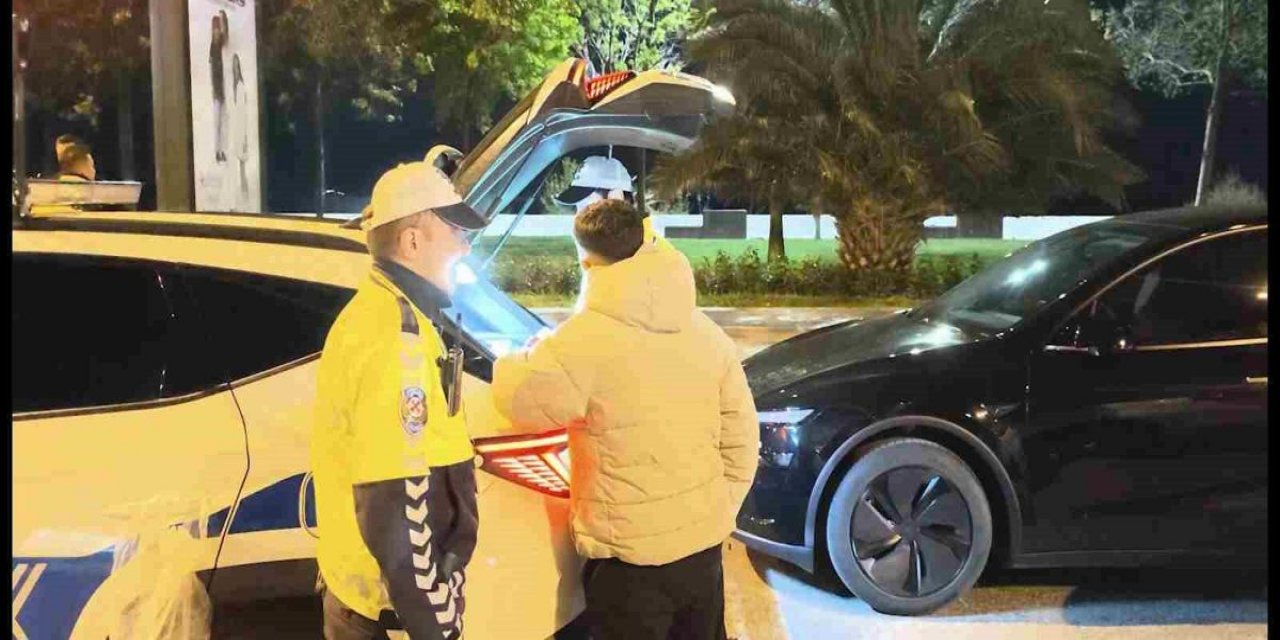 İstanbul'da Drift Yapan İki Sürücü Yakalandı