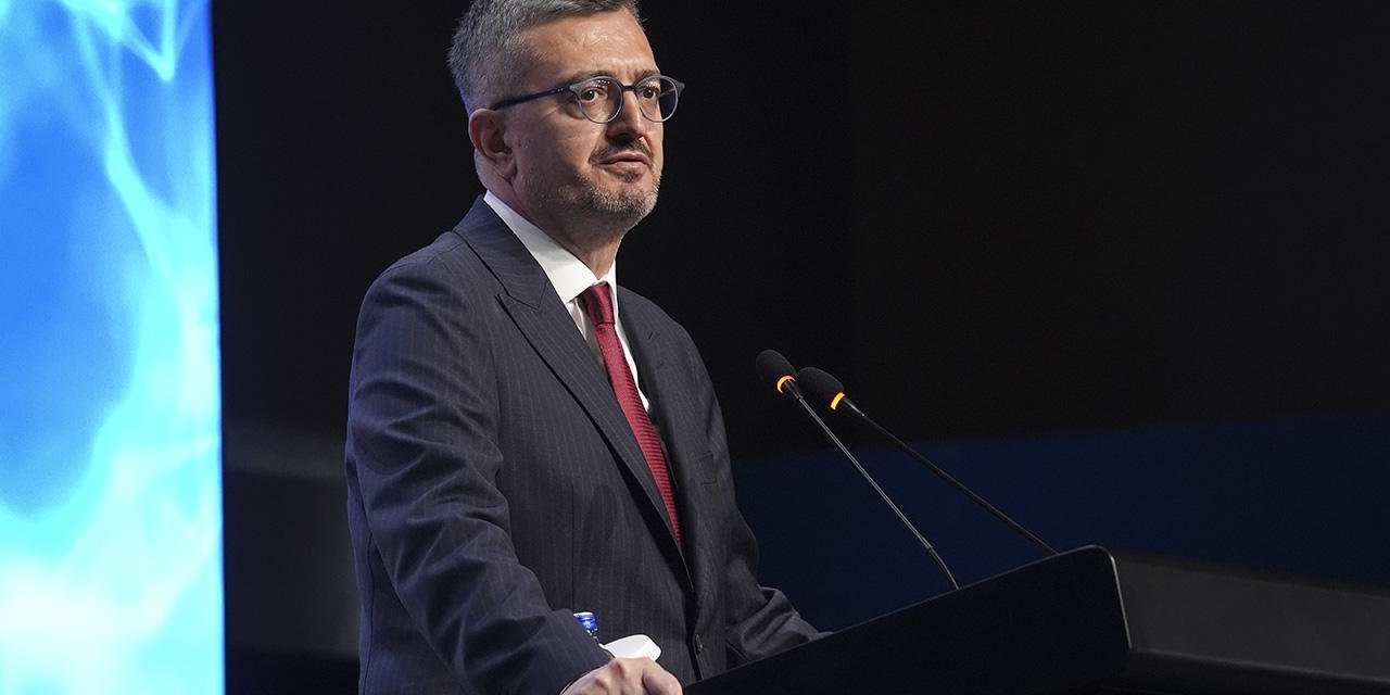 İletişim Başkanı Duran'dan "Milli Aile Haftası" Paylaşımı