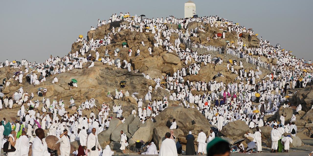Türk Hacı Adaylarının Arafat'a İntikali Başladı