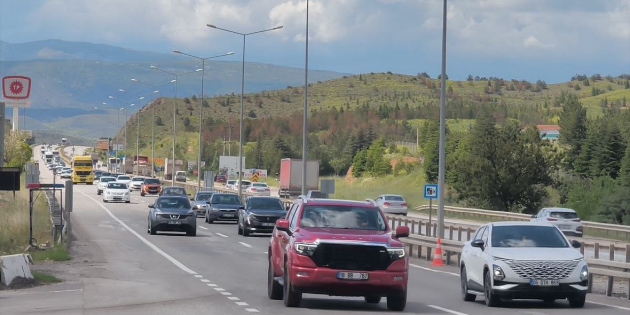 Kırıkkale'de Kurban Bayramı Trafik Yoğunluğu