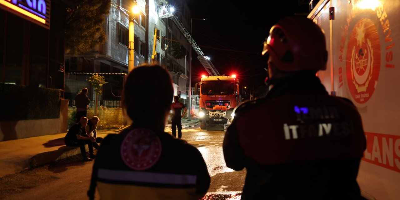 İzmir'de Ayakkabı İmalathanesinde Yangın