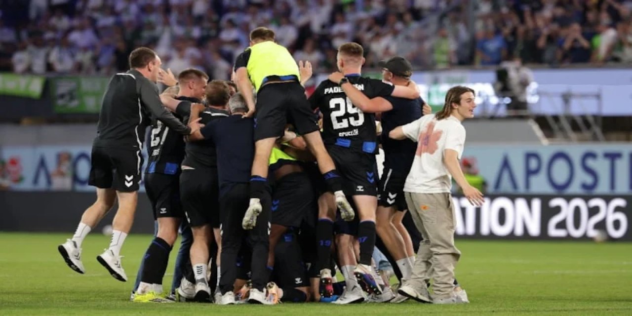 Wolfsburg, 30 Yıl Sonra Düştü! Paderborn, Bundesliga'ya Yükseldi