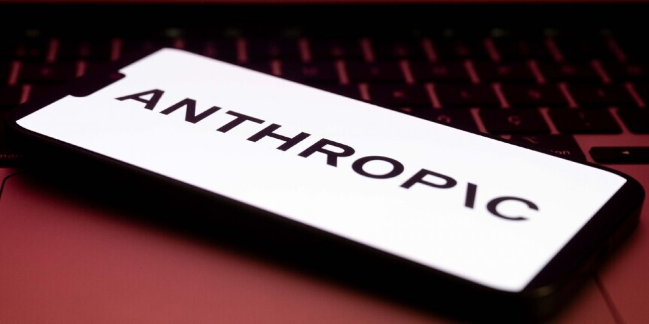 Anthropic'in Kurucu Ortağı Olah, Yapay Zekanın Sadece Teknoloji Şirketlerine Bırakılamayacağını Belirtti