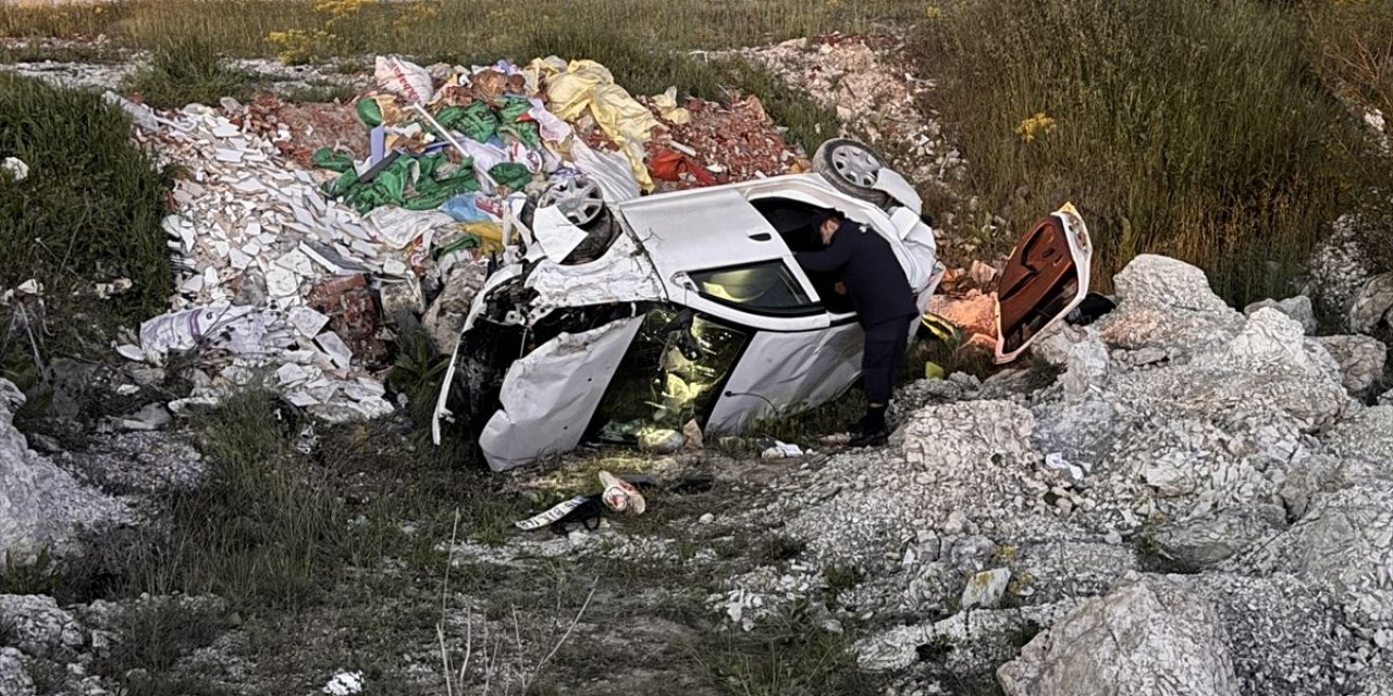 Kütahya'da Trafik Kazası: 3 Yaralı