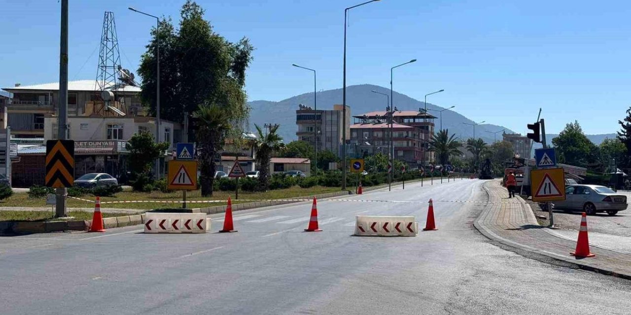 Bozyazı'da Köprüde Kısmi Göçük