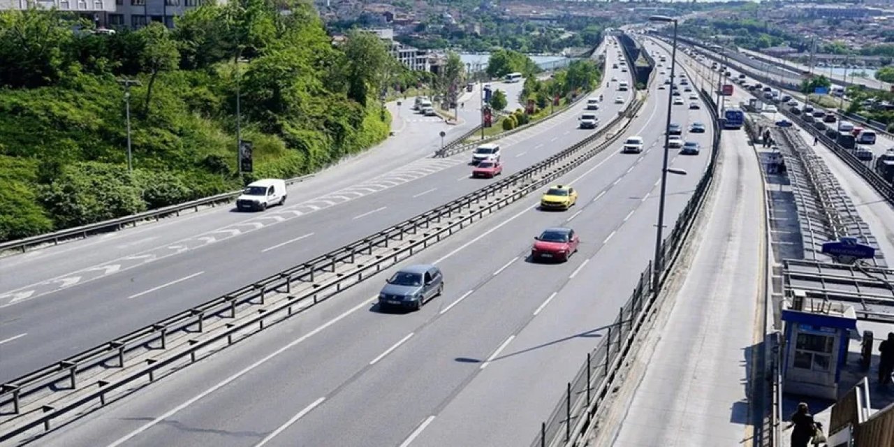 Karayolları Genel Müdürlüğü'nden Sürücülere Uyarı: Bazı Güzergâhlarda Tek Şerit Geçişe Dikkat!