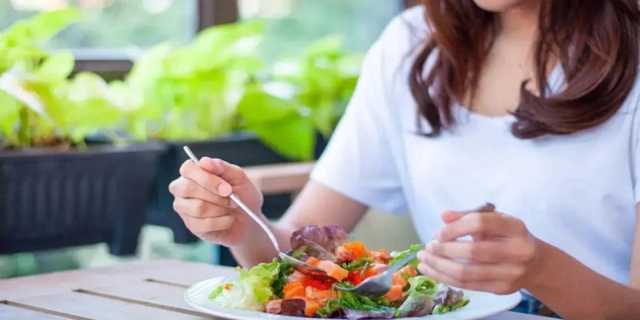 Uzmanı Açıkladı: Bu Yiyecekler Vücut Kokusunu Değiştiriyor
