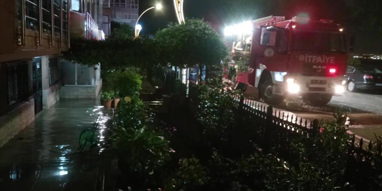 Kocaeli'yi Sağanak Vurdu: Ev ve İş Yerleri Su İle Doldu