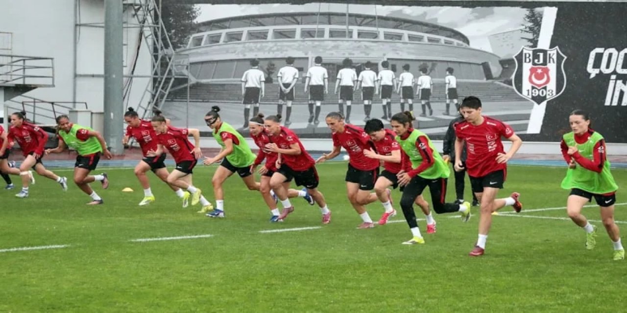 Kadın A Milli Futbol Takımı, Kuzey İrlanda Maçı Hazırlıklarına Başladı