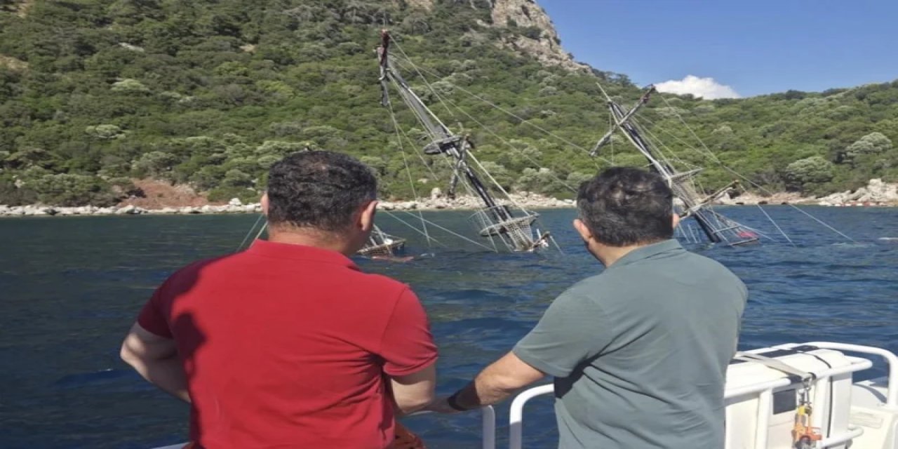 Muğla'da Gezi Teknesi Battı, Yolcular Tahliye Edildi