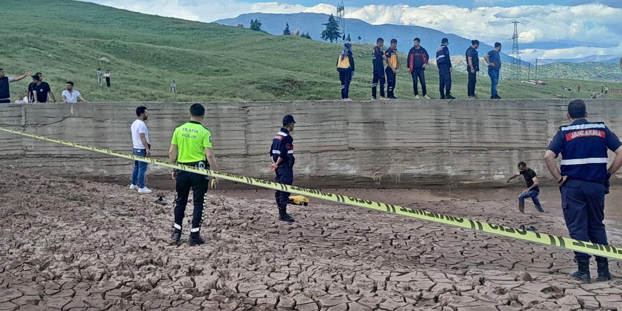 Serinlemek İçin Gölete Giren 2 Çocuk Boğuldu