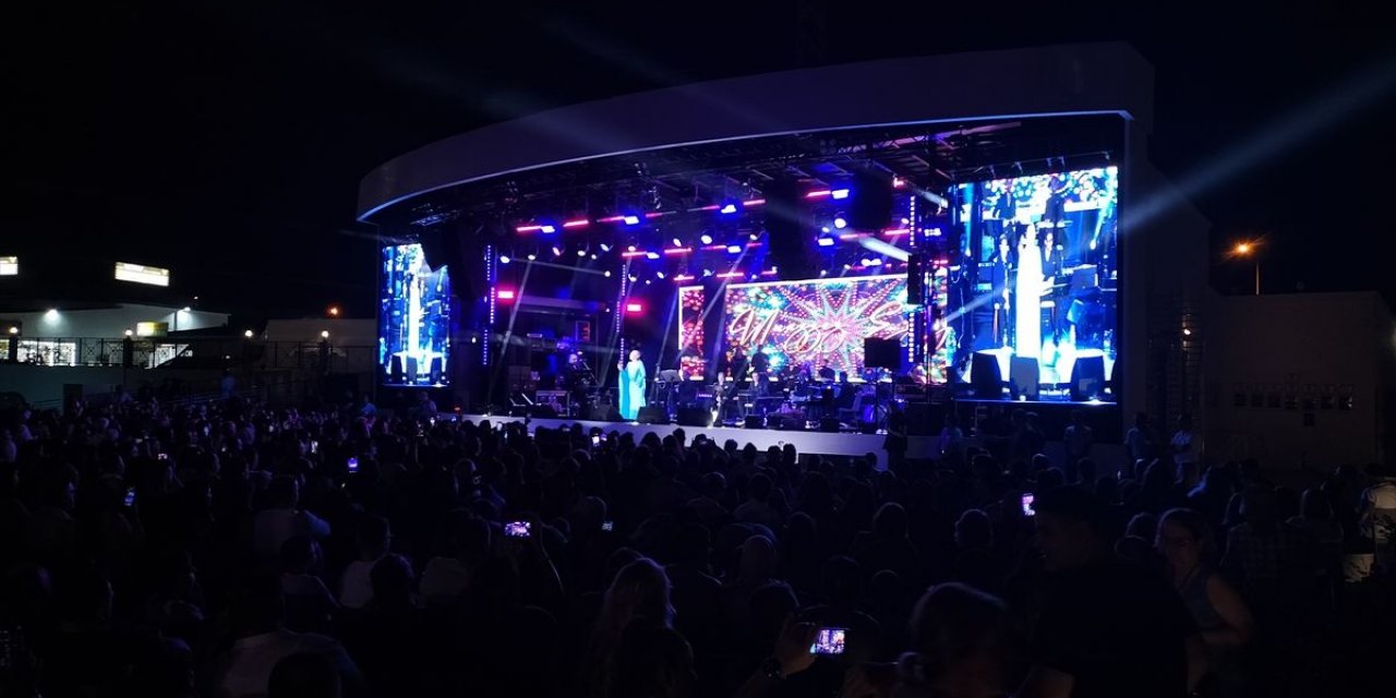 Muazzez Ersoy Manavgat'ta Konser Verdi