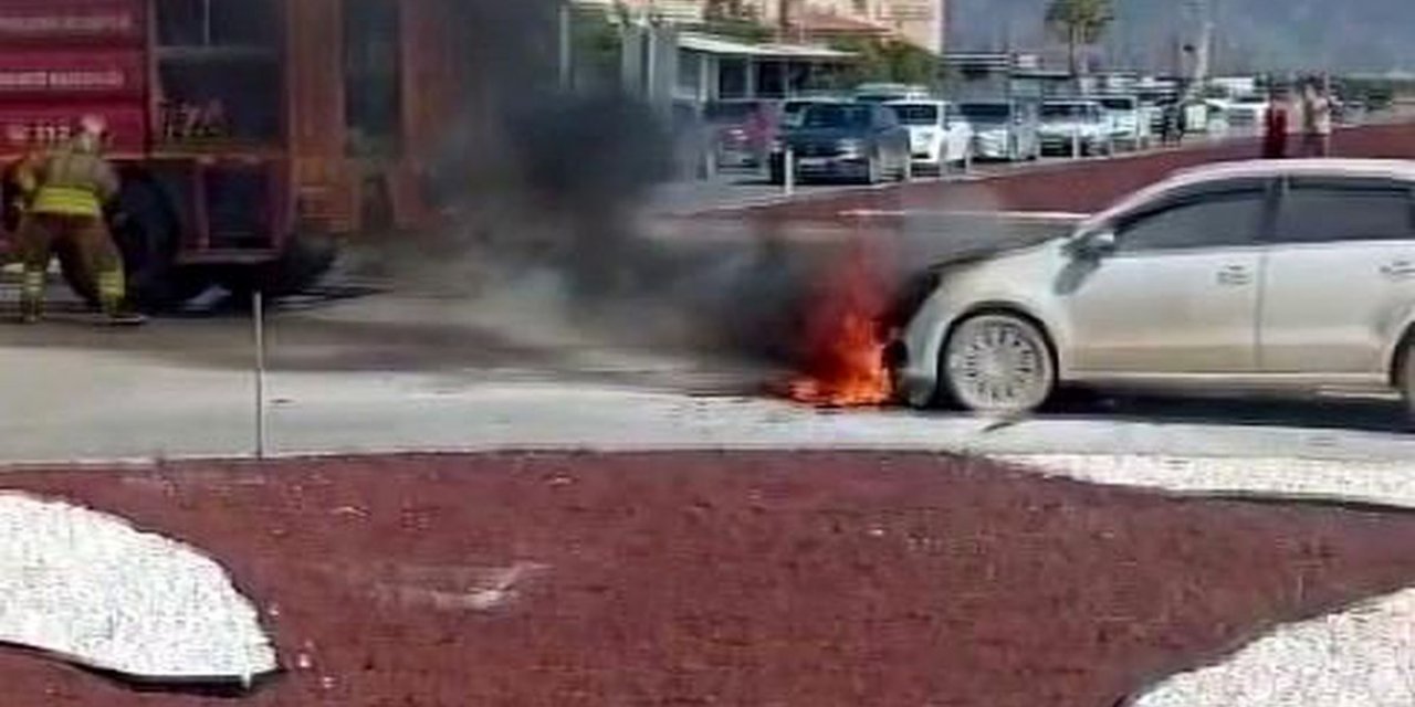 Samandağ'da Otomobil Yangını
