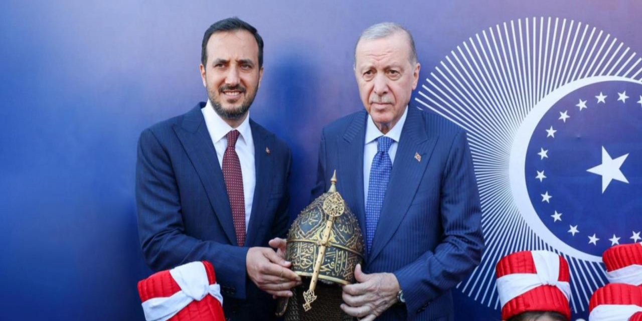 Cumhurbaşkanı Erdoğan'a Özel Hazırlanan Miğfer Hediye Edildi