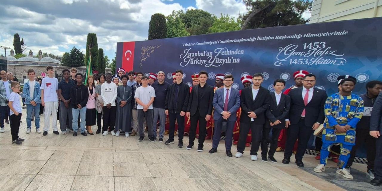 İstanbul'un Fethine 1453 Hatimle Manevi Selam