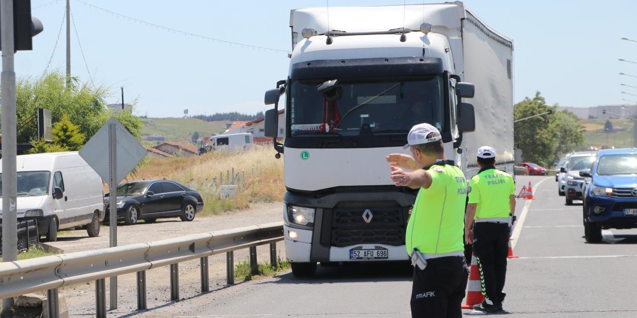 Tekirdağ'da Ağır Tonajlı Araçlara İstanbul Yönü Kısıtlaması
