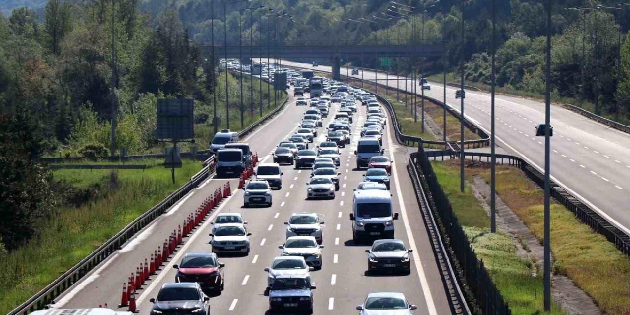 Bolu'da Bayram Dönüşü Trafik Çilesi