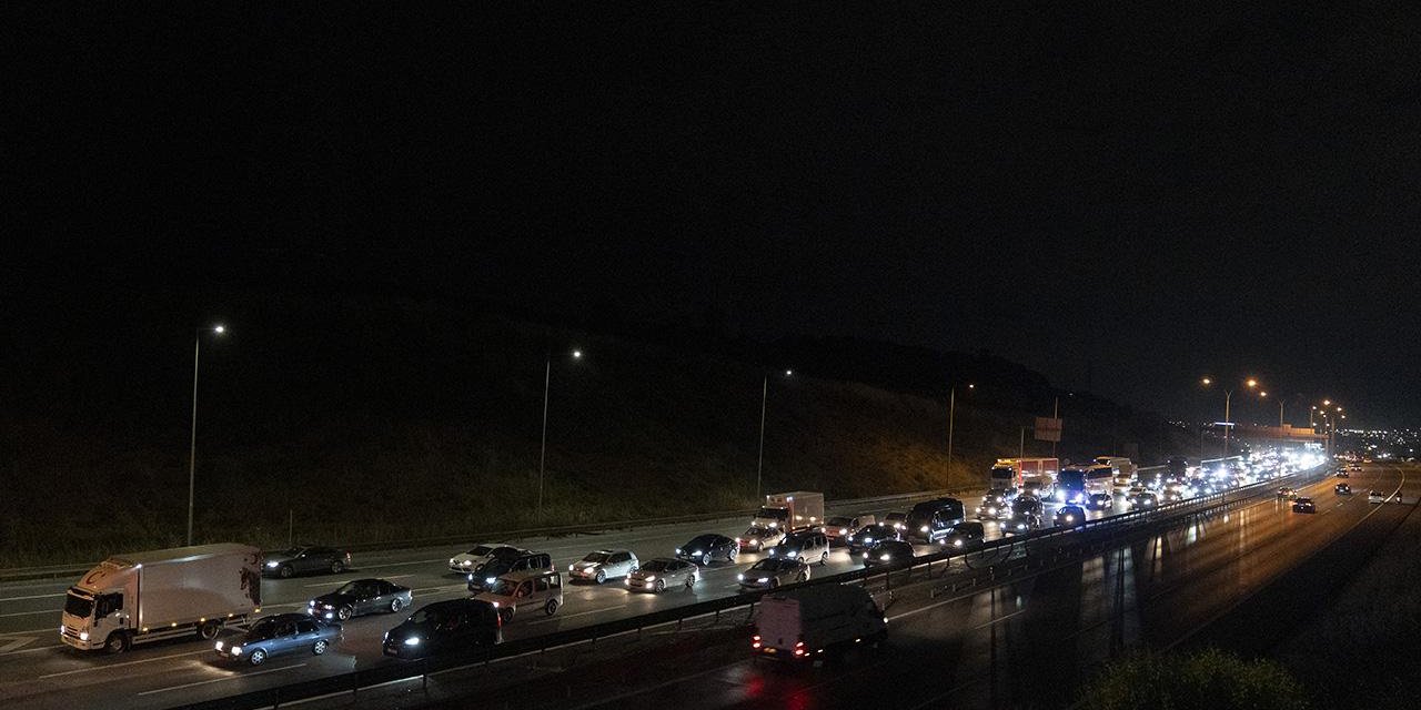 İstanbul'da Bayram Tatilinin Ardından İlk İş Gününde Trafik Yoğunluğu