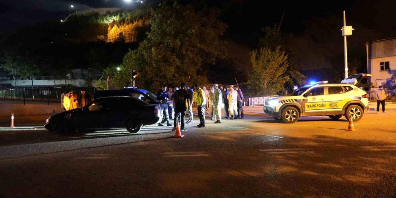Gümüşhane'de Alkollü Sürücü Jandarma Araçla Çarpıştı