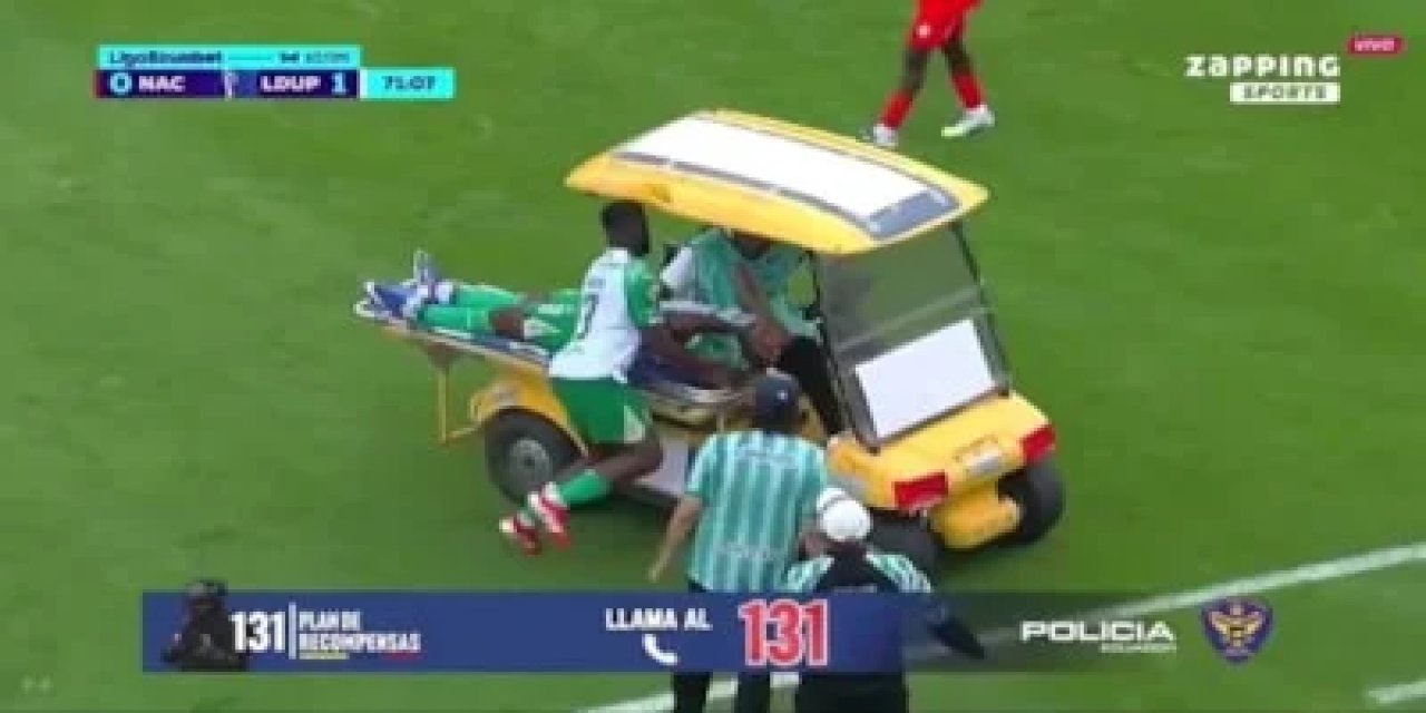 Garipliğin Böylesi: Sakatlanan Oyuncuyu Taşıyan Ambulans Başka Bir Futbolcuya Çarptı!