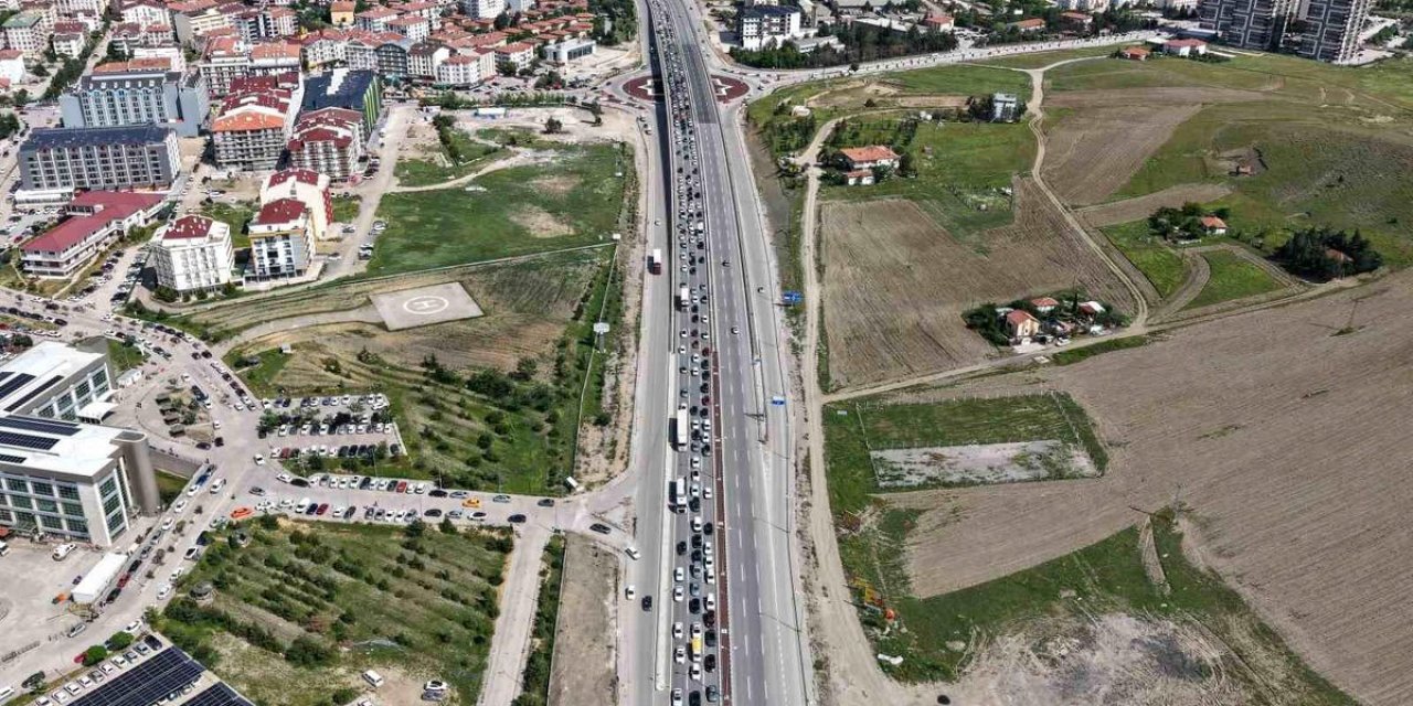Kırıkkale'de Tatil Dönüşü Trafik Yoğunluğu