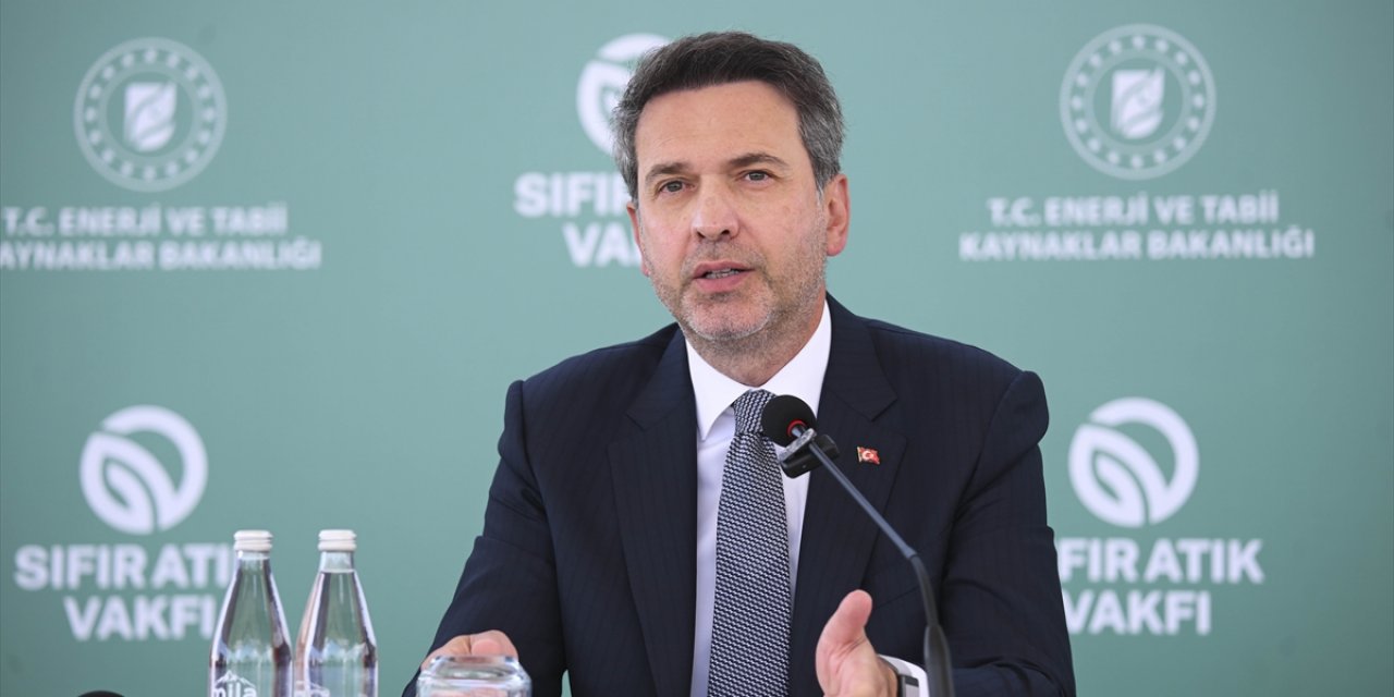 Bakan Bayraktar, Sıfır Atık Festivali'nde Elektriğin Yenilenebilir Kaynaklardan Sağlanacağını Bildirdi