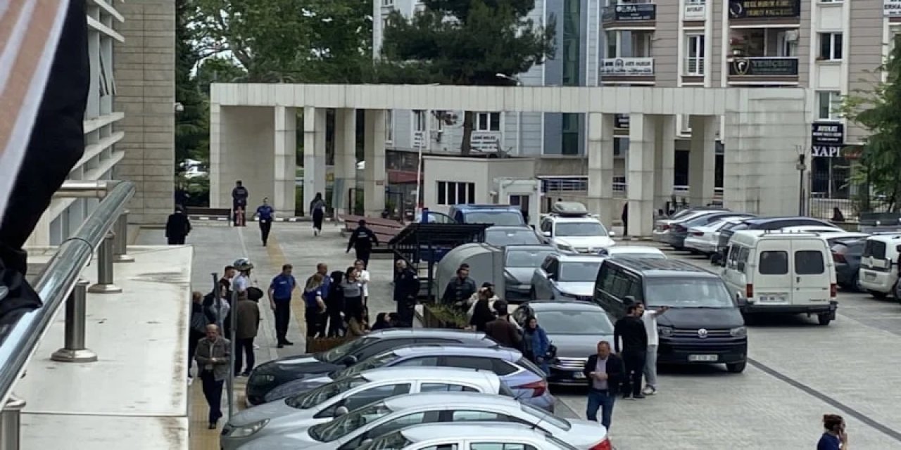Samsun Adliyesi'nde İki Grup Kavga Çıkardı